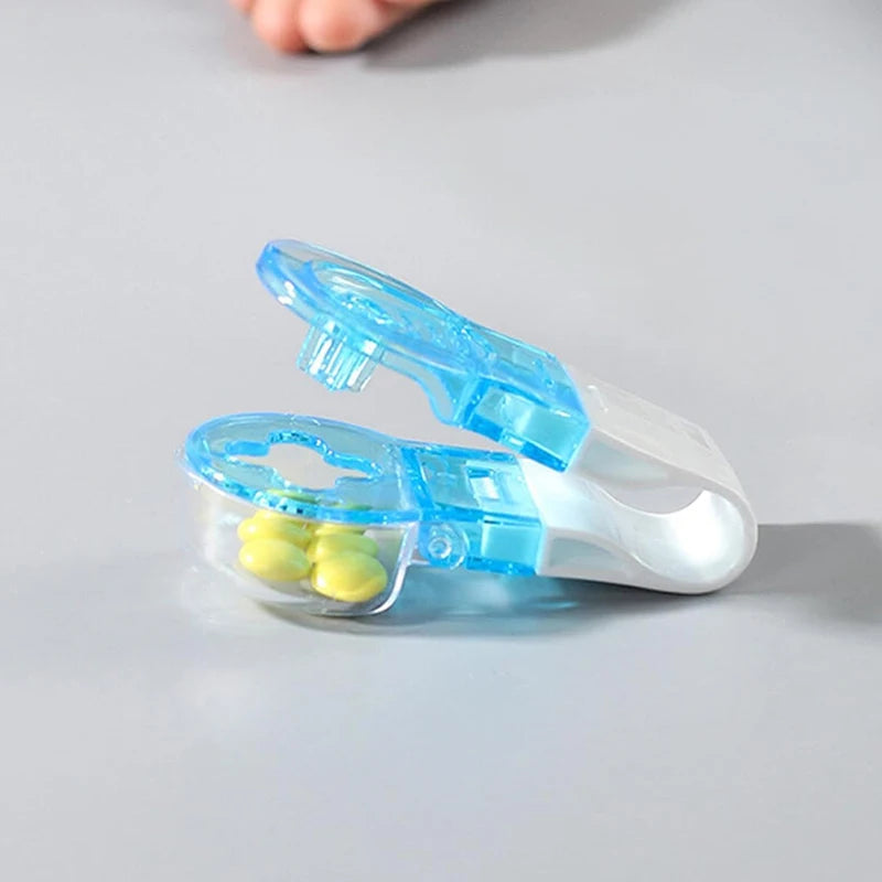 2pcs Portable Pill Taker